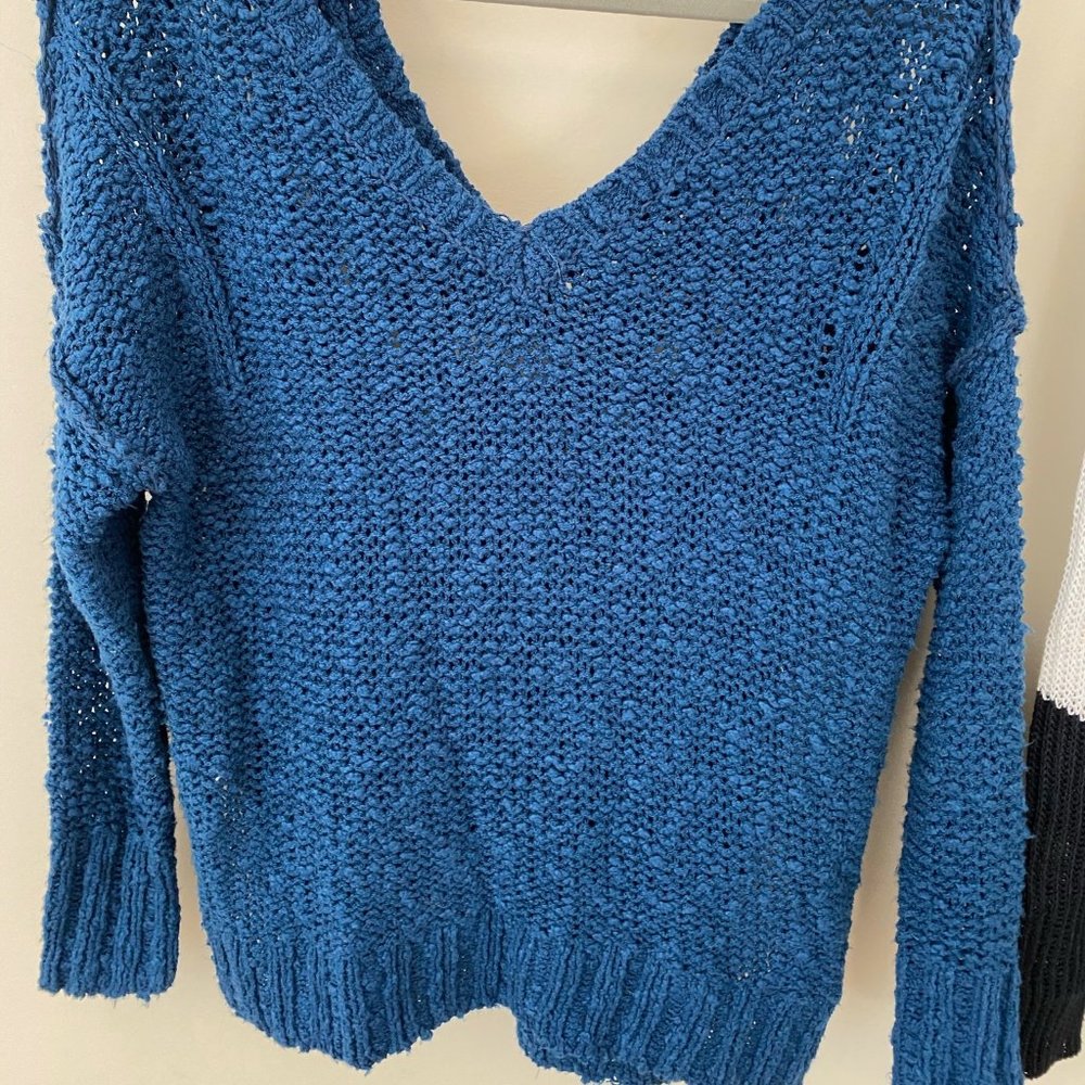 Hollister V-Neck Blue Sweater